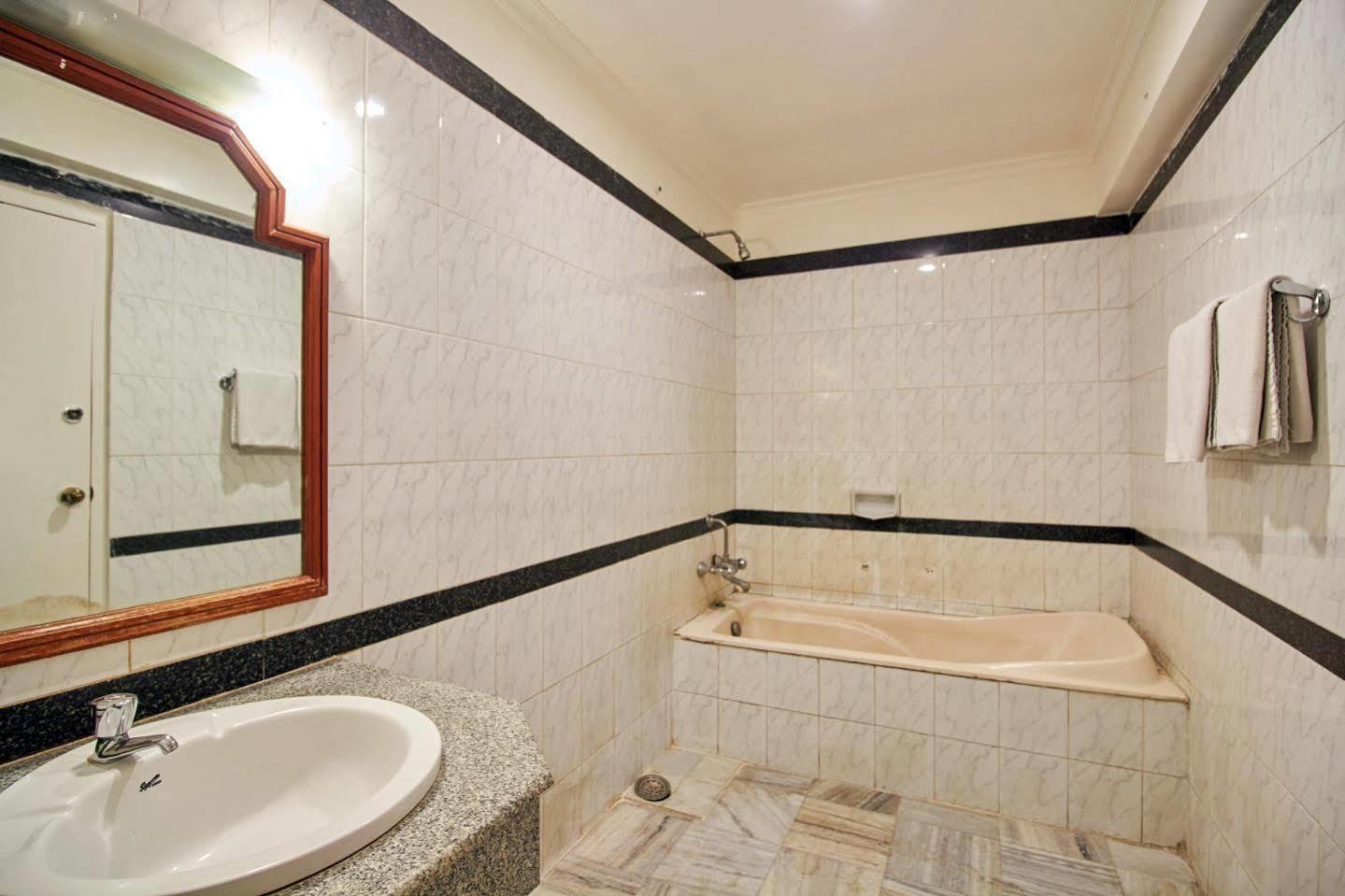 Hotel Chalukya Bangalore Eksteriør billede